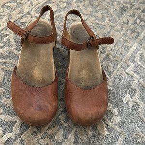 Dansko Sam Clog- brown leather
